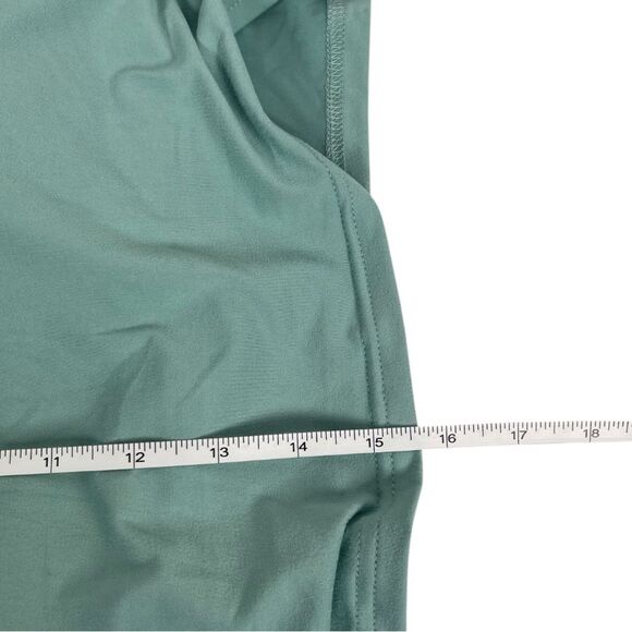 Klassy Network Blue Green Cropped Short Sleeve Crewneck Built-in Bra Top 3XL NWT - Picture 7 of 7